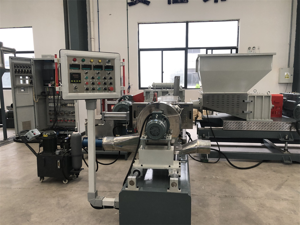 【氧化鋅母粒造粒機(jī)】：賦予您材料制備的全新體驗(yàn)